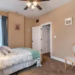 4 Bedroom Luxe Home In Brewery District