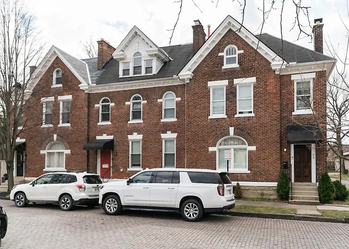 4 Bedroom Luxe Home In Brewery District