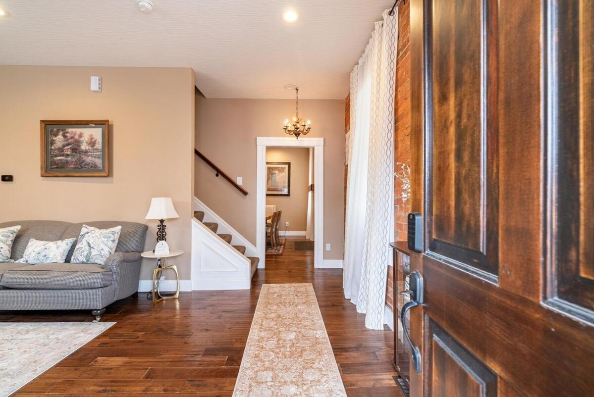 4 Bedroom Luxe In Brewery District Holiday home Columbus
