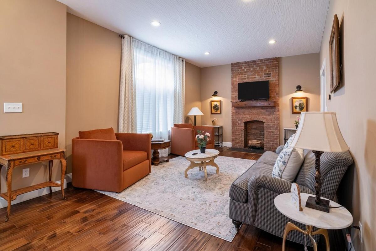4 Bedroom Luxe In Brewery District Holiday home